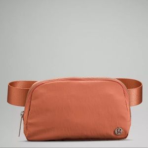 Lululemon Everywhere Belt Bag